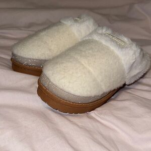 NWT Juicy Couture Cozy Silver Glitter Shine Shoes